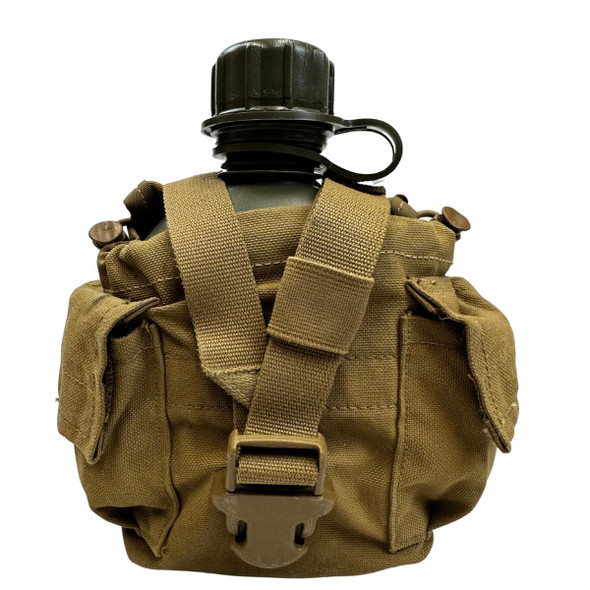 U.S. Issue MOLLE Pouch and Canteen in the color Coyote with canteen U.S. Issue MOLLE Pouch and Canteen in the color Coyote with canteen