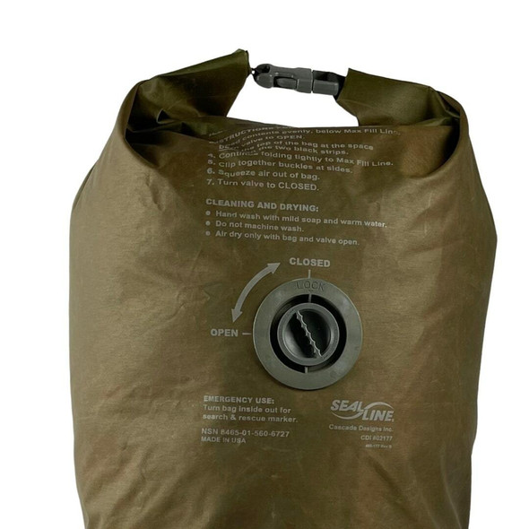 Close up of the front of the SealLine Medium Waterproof Stuff Sack showing the directions. Close up of the front of the SealLine Medium Waterproof Stuff Sack showing the directions.