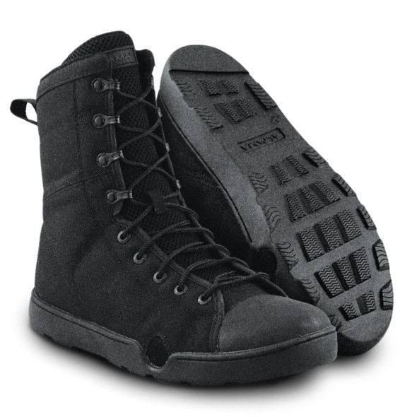 Altama Maritime 8" Boot in the color black. One pair with the bottom sole showing the bread Altama Maritime 8" Boot in the color black. One pair with the bottom sole showing the bread