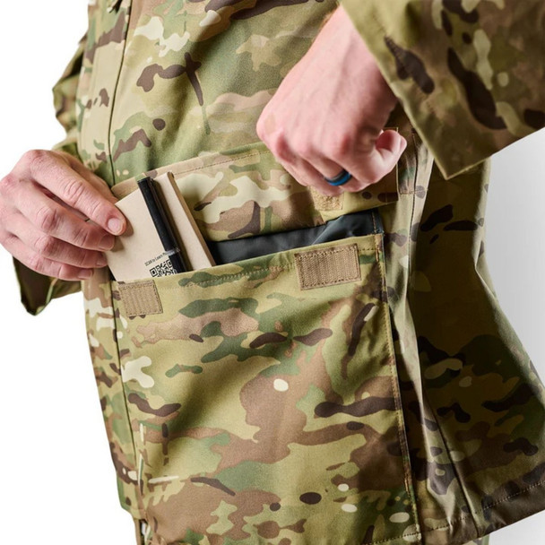 Waist Pocket on the parka 