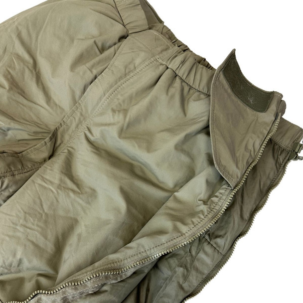 Close up of the pant zipper U.S. Issue PrimaLoft ECWCS Cold Weather Pants GEN III L7