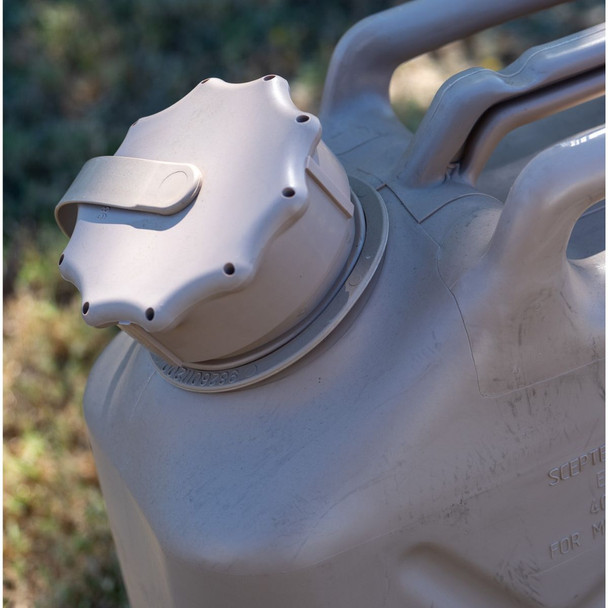 Close up of the cap on the Scepter Military Issue 5 Gallon Fuel Can Close up of the cap on the Scepter Military Issue 5 Gallon Fuel Can