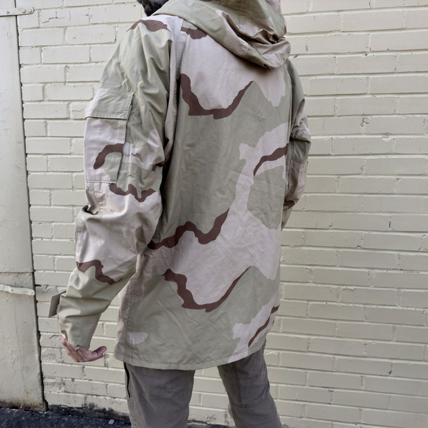 hood showing on the back of the U.S. Issue Desert Gore-Tex® military issue parka 