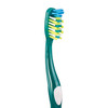 7045277 | A smooth, compact head. 38 tufts of soft, multi-level cross-angle bristles with extended reach-around tip