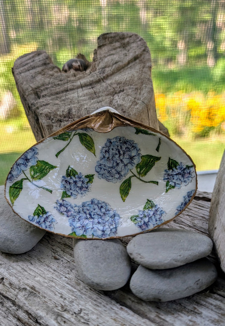 Blue hydrangea ring holder