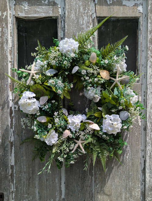 Starfish and scallop shell wreath