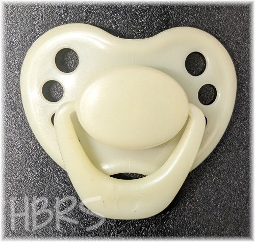 Sweetheart Newborn Pacifiers - Pearly Yellow with magnets