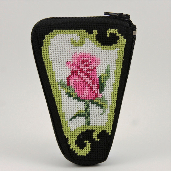 小物 rose Pink Rose on Black - StitchandZipKits.com