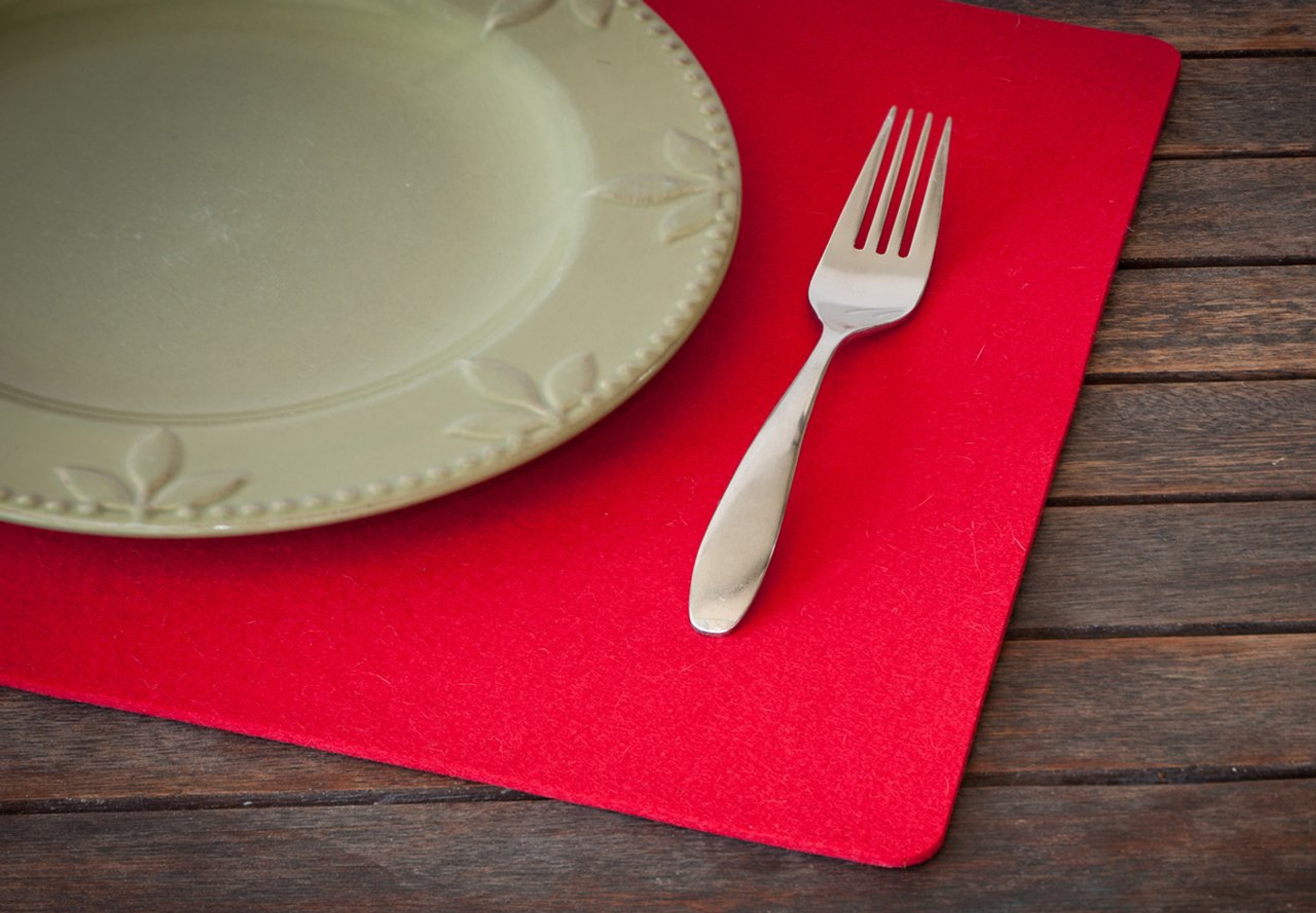 Oval Felt Placemats, Cardinal Red The Felt Company