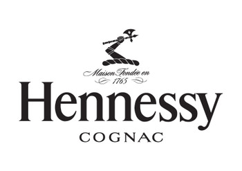 Hennessy XO Cognac 700ml bottle in flask pack design