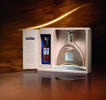Martell XO Exclusive Tricentenaire Edition Pack cognac decanter with miniature 10cl bottle