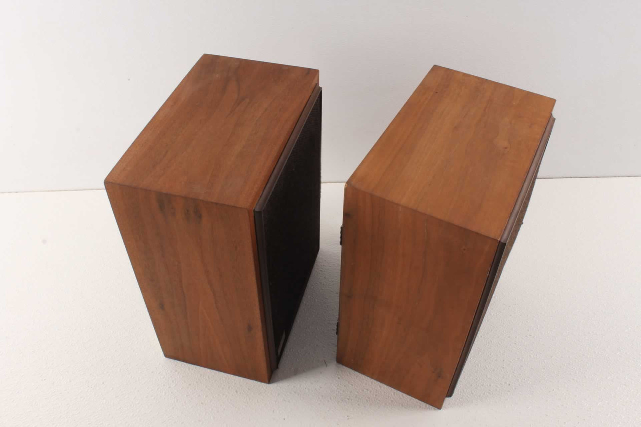 Vintage Realistic MC 500 Book Shelf Stereo Speaker Set Wood Grained Vintage Realistic Mc 500 Book Shelf Stereo Speaker Set Wood Grained