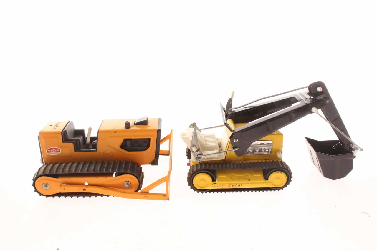 2 Vintage Construction Toys Tonka Bulldozer & Bandai Battery Op