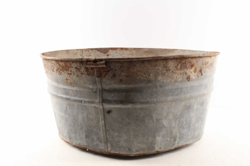 Old Rustic Country Farm Round Wash Tub Flower Bed Planter