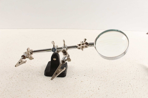 Vintage Fishing Fly Tying Vise With Magnifying Glass