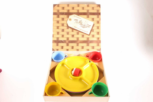 Vintage Mid Century Plastic Products Hollywood PicNic Party Set & Box