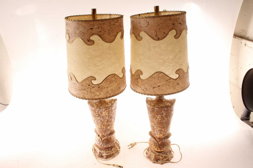 Nice Vintage Mid Century Pink White & Gold Ceramic Lamp Set With Pink Fiberglass Shades