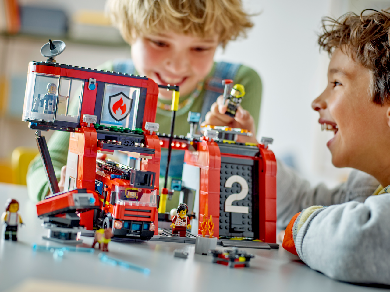 LEGO City 60414 Fire Station with Fire Truck – LEGO Speed Build Review 