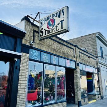 A Helpful Guide to Smoking Accessories: Elevate Your Experience