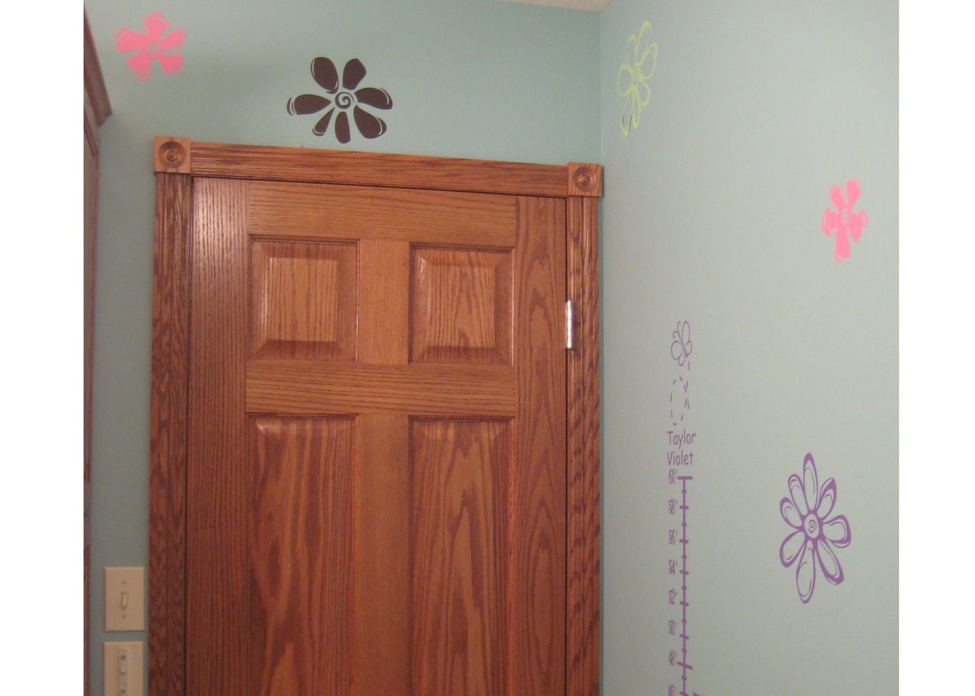 flower-wall-decal-in-bathroom.jpg