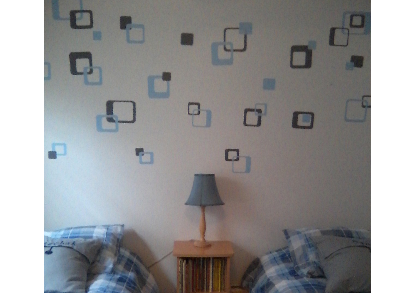 funky-rsquares-vinyl-wall-decals-in-boys-room.jpg