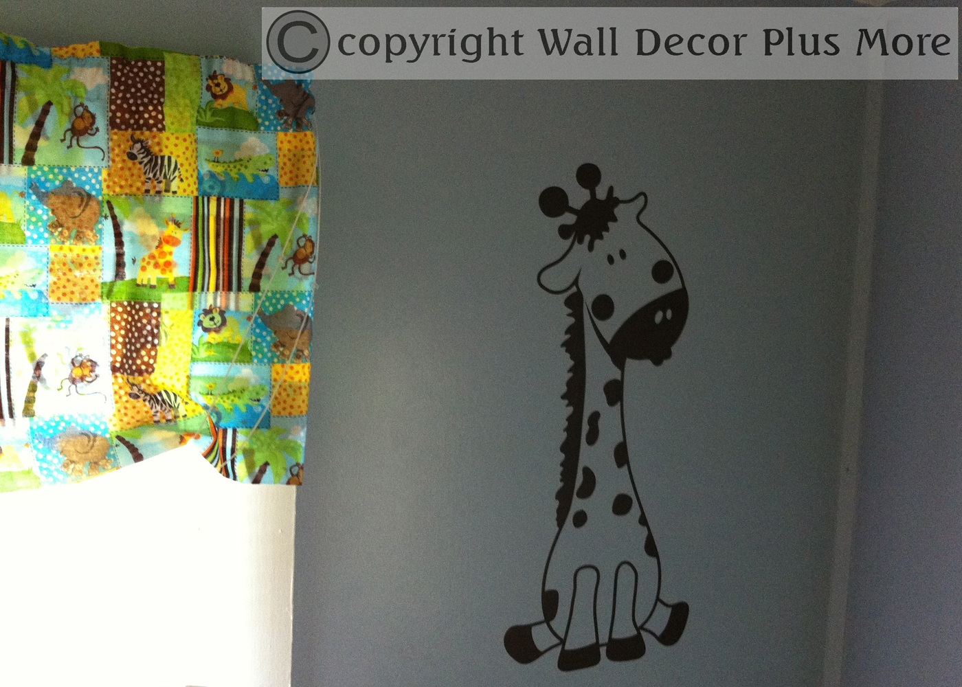 giraffe-wall-decal-sticker-in-jungle-room.jpg