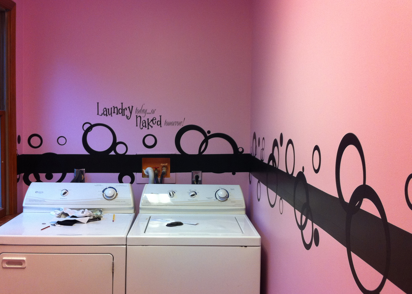 laundry-room-vinyl-wall-decal-quote-with-vinyl-decal-circles.jpg