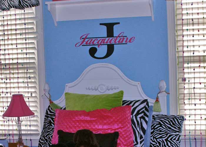 monogram-2color-name-wall-decal-sticker-girls-room-2extension-pg.jpg