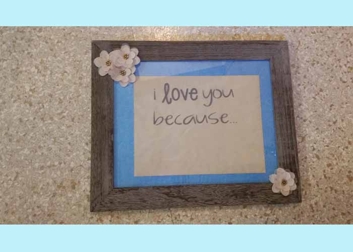 vinyl-sticker-on-photo-frame-for-dry-erase-notepg.jpg