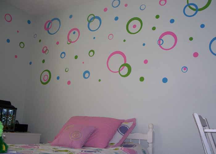 vinyl-wall-decal-circles-3-color-kylah-s-roomextension-pg.jpg