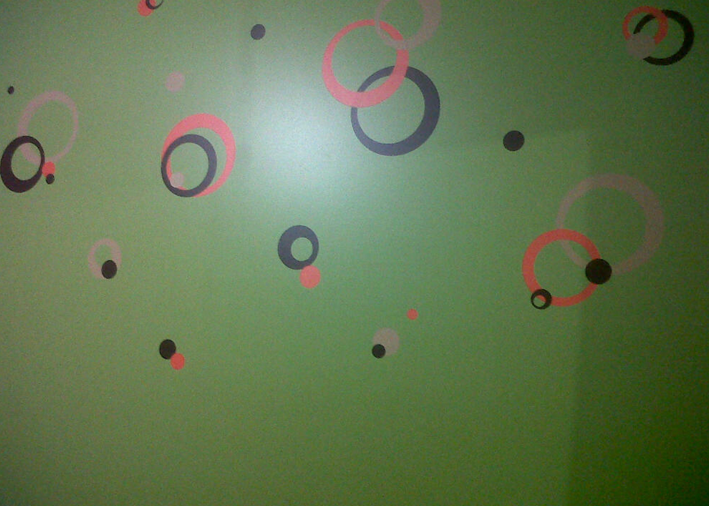 wall-decal-circles-on-green-wall.jpg