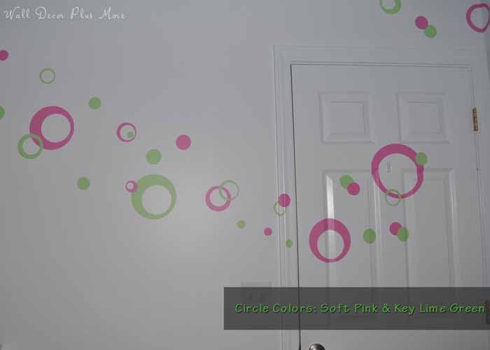 wall-decal-sticker-rings-circles-dots-in-girls-room-pink-green-2extension-pg.jpg