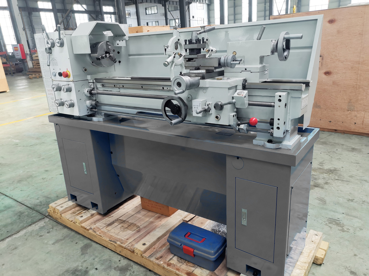 EMG TurnSYNC RS-112 Gap Bed Metal Precision Gear Turning Lathe with Gear Head | 320x750mm Image 4