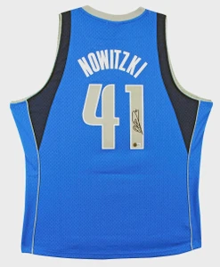 Dirk Nowitzki Signed 2010-11 Hardwood Classics Jersey (XL)