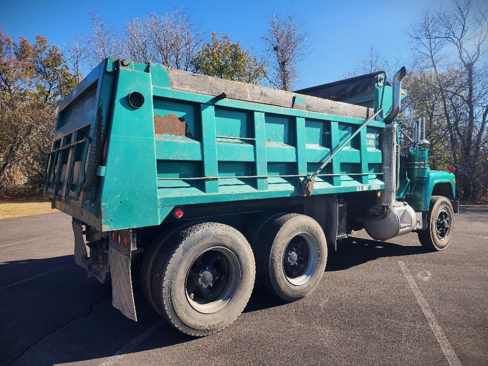 Used Dump Trucks for sale | Mack Peterbilt Freightliner | Tri Tandem