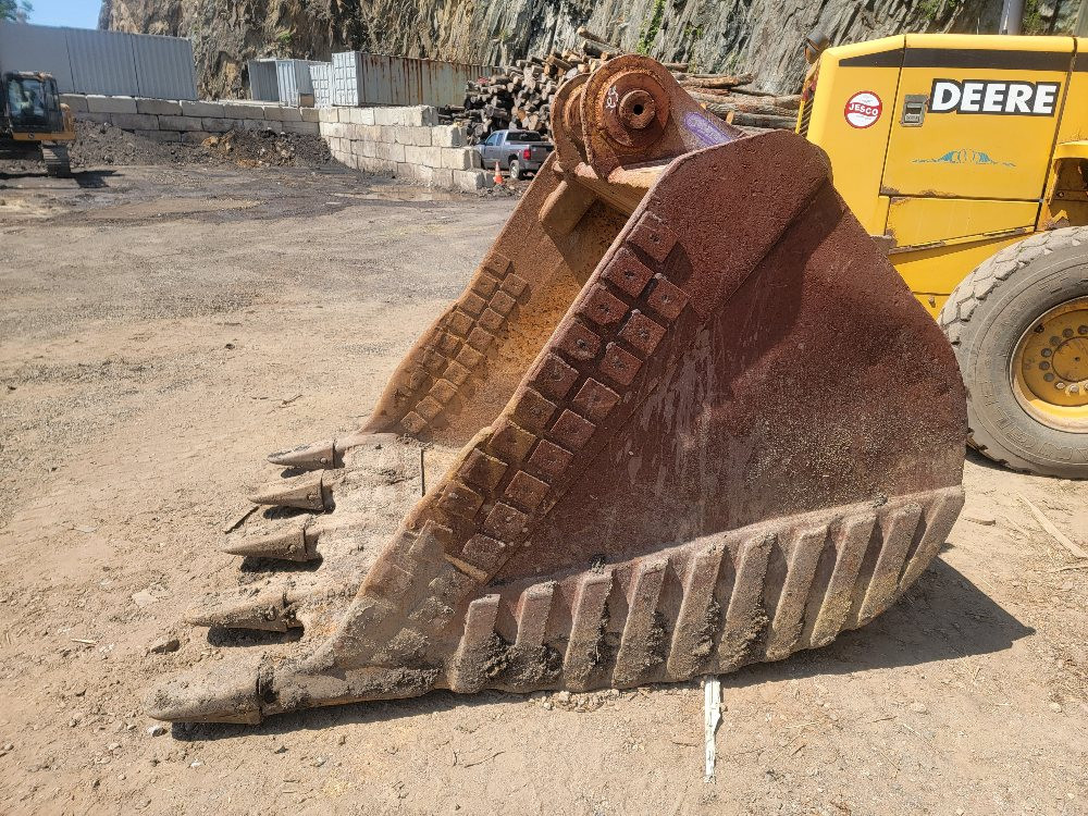 CAT 350 Excavator Bucket Attachment