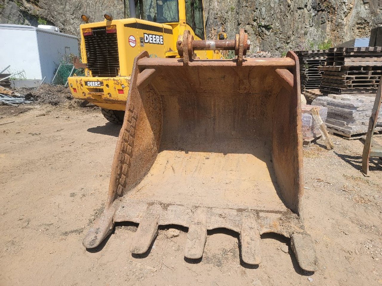 CAT 350 Excavator Bucket Attachment