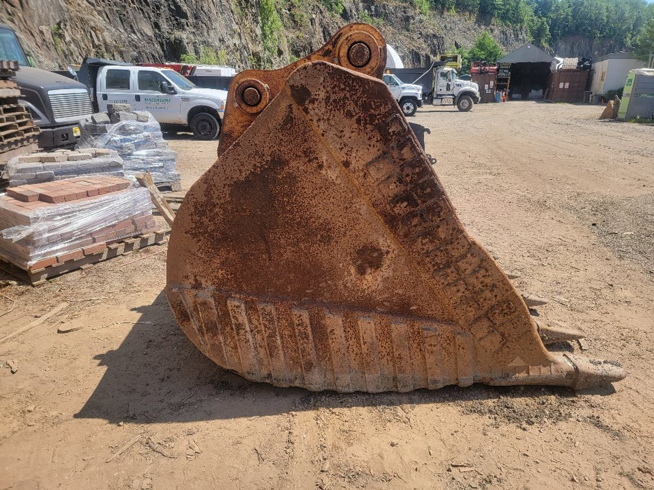 CAT 350 Excavator Bucket Attachment