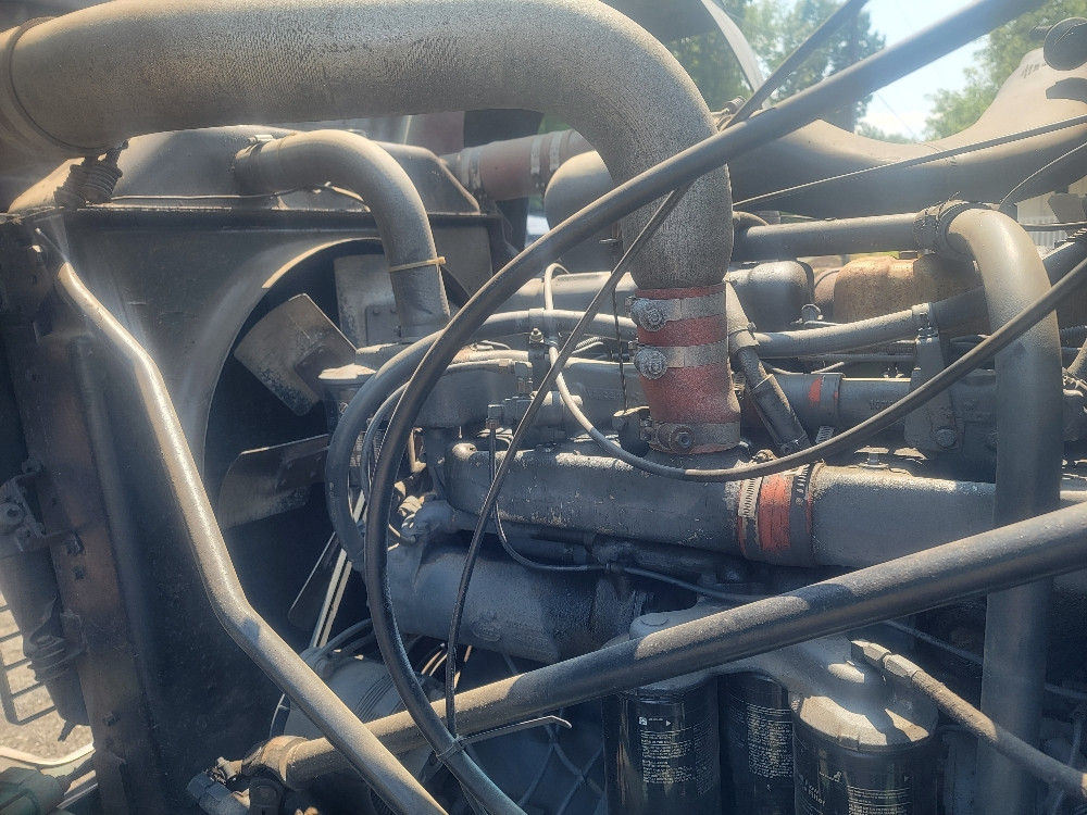 1984 MACK R-Model 688ST Day Cab Tractor