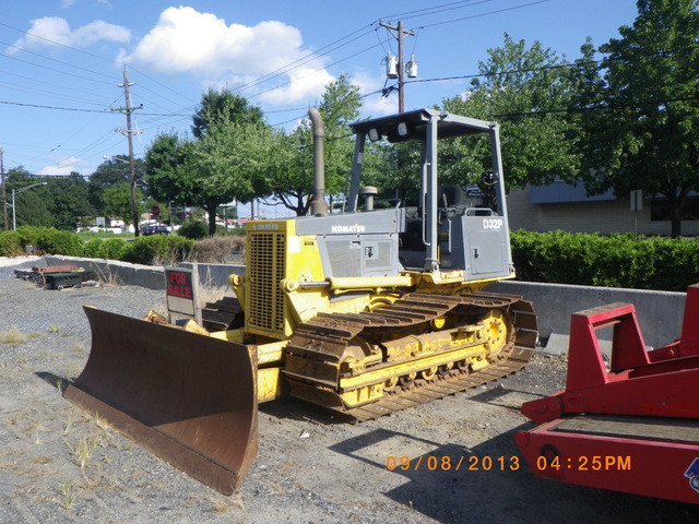 Komatsu D32P Dozer used for sale