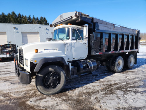 Mack RD688 DUMP