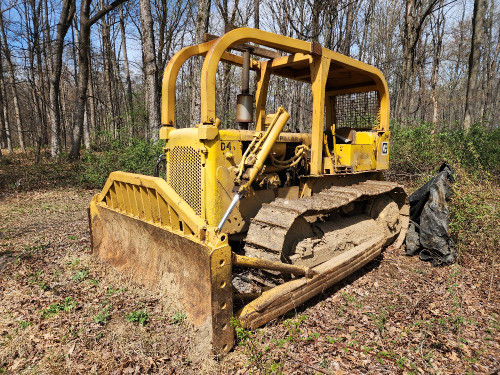 CATERPILLAR ANTIQUE DOZER