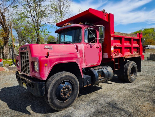MACK RMODEL DUMP TRUCK