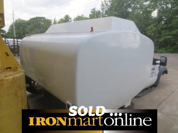 Curry Supply 2000 Gallon Super Lube Tank, in very good condition.