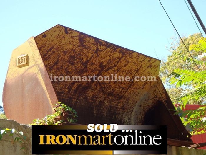 CAT 3.5 Yard 169-1743 Loader Bucket for 938G, in very good condition.