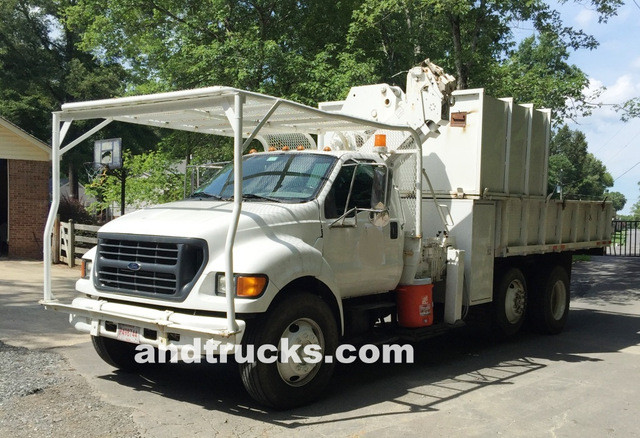 2001 F-750 Knuckle Boom 14ft Chip Truck