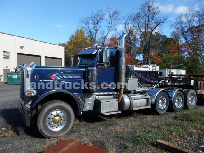 2009 Peterbilt 389 heavy haul tri axle 
