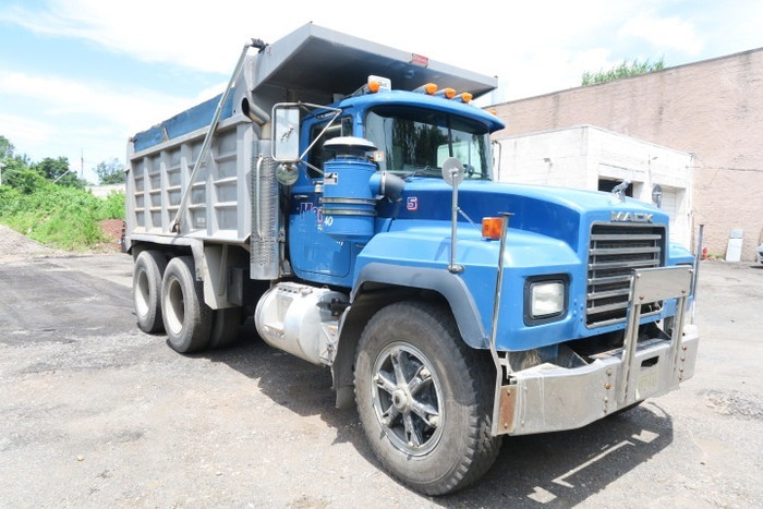 2000 Mack RD688SX double frame 58 rears