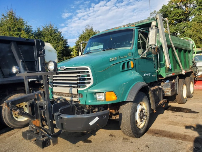 2004 Automatic Plow Dump Truck Tandem LT8500 Central Hyd Cummins