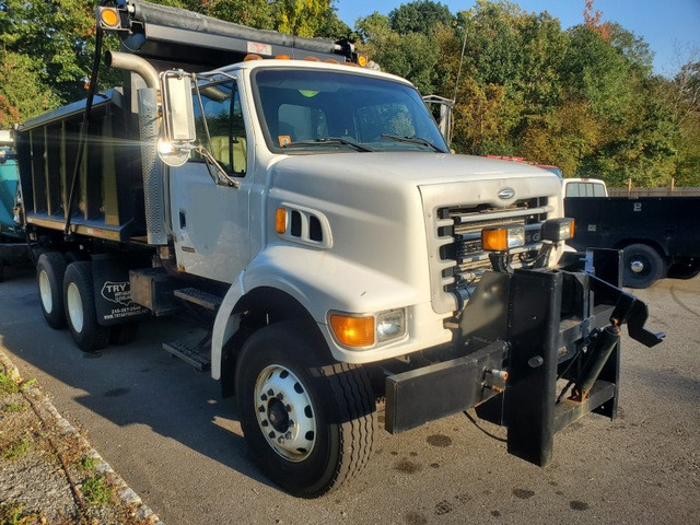 2004 Sterling Automatic LT8500 Central hyd Plow Truck Central Cummins